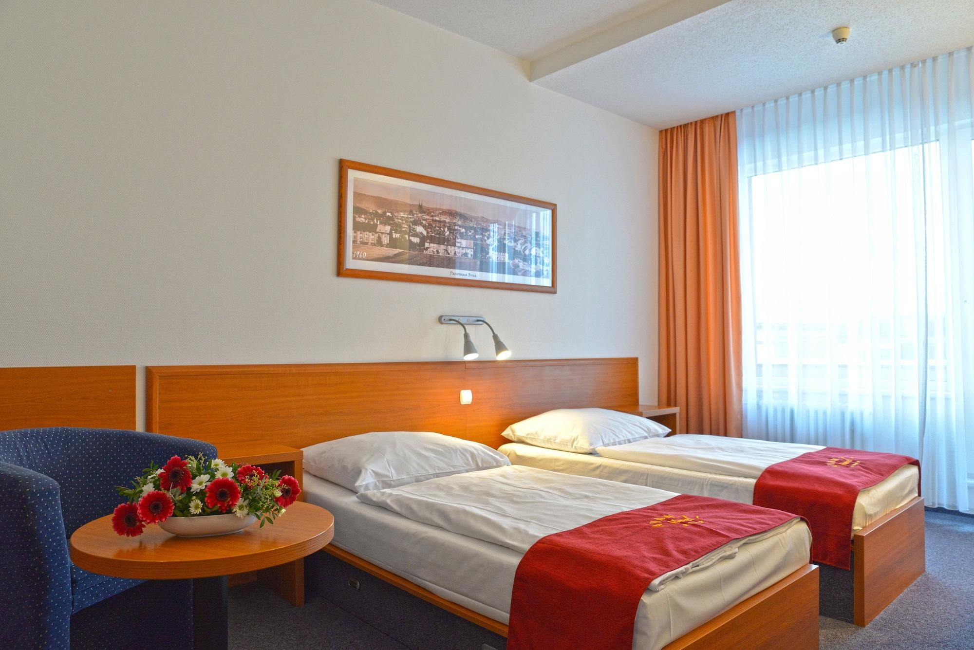Avanti Hotel Brno Bagian luar foto