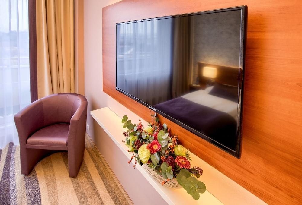 Avanti Hotel Brno Bagian luar foto