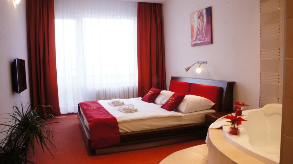 Avanti Hotel Brno Bagian luar foto