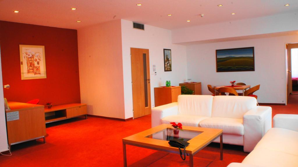 Avanti Hotel Brno Bagian luar foto