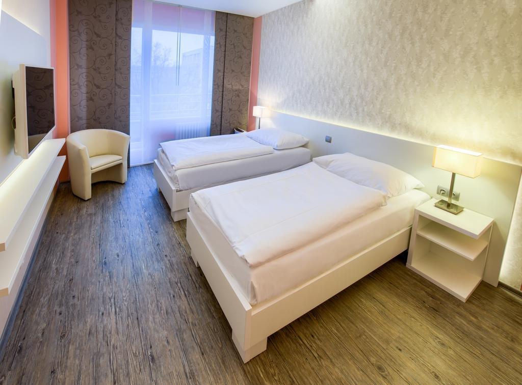 Avanti Hotel Brno Bagian luar foto