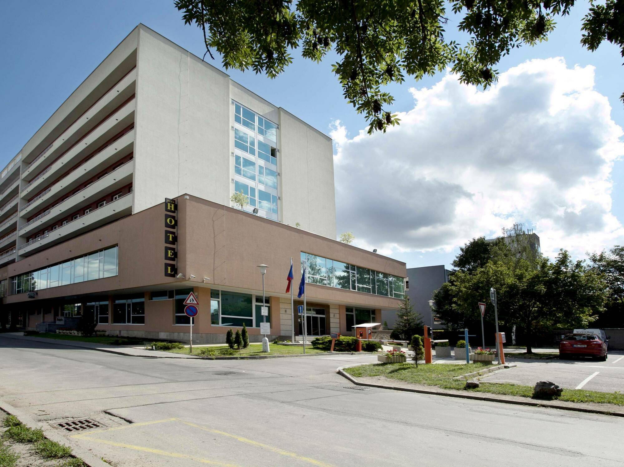 Avanti Hotel Brno Bagian luar foto